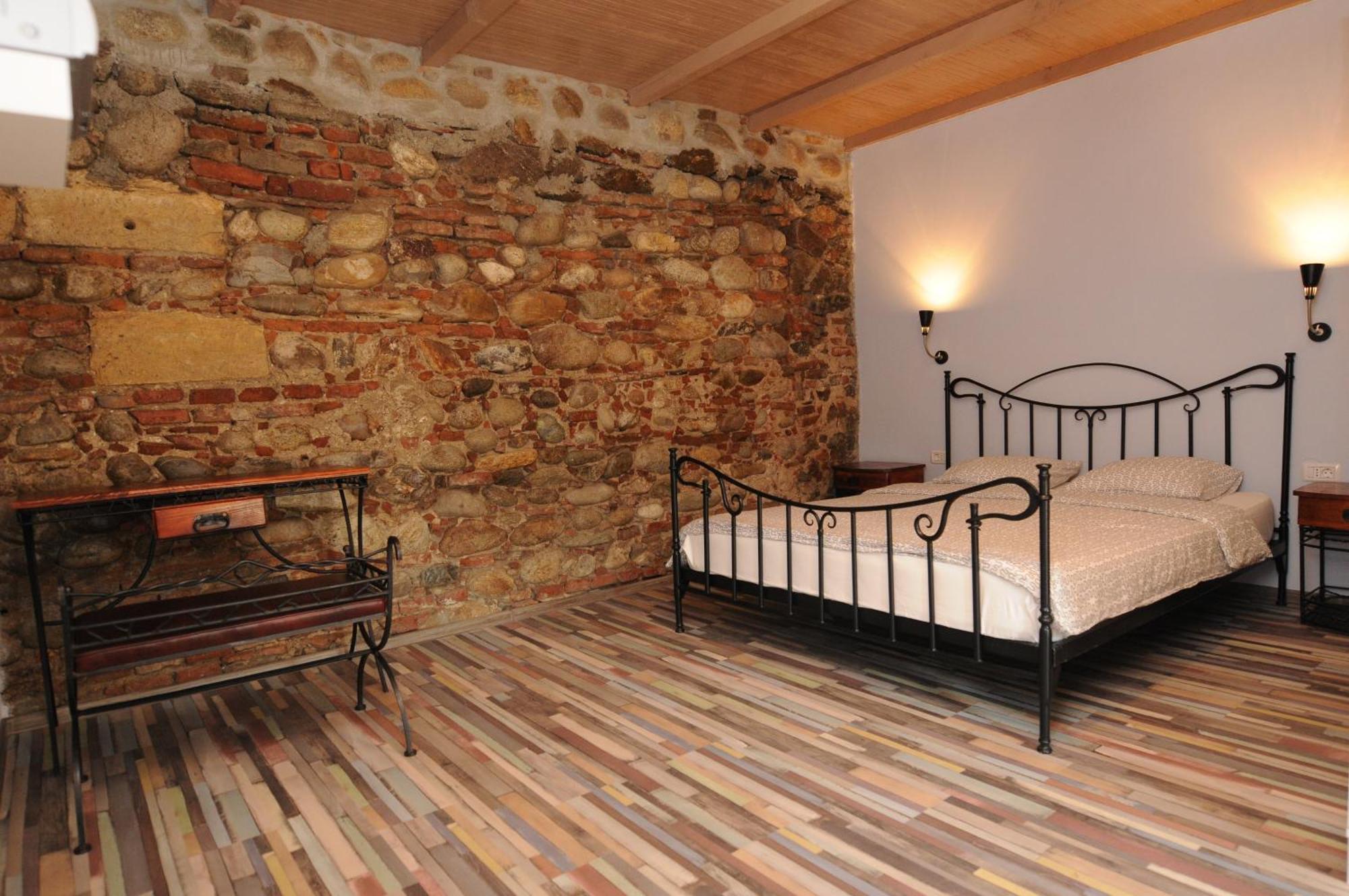 La Mosie Hotel Hátszeg Szoba fotó