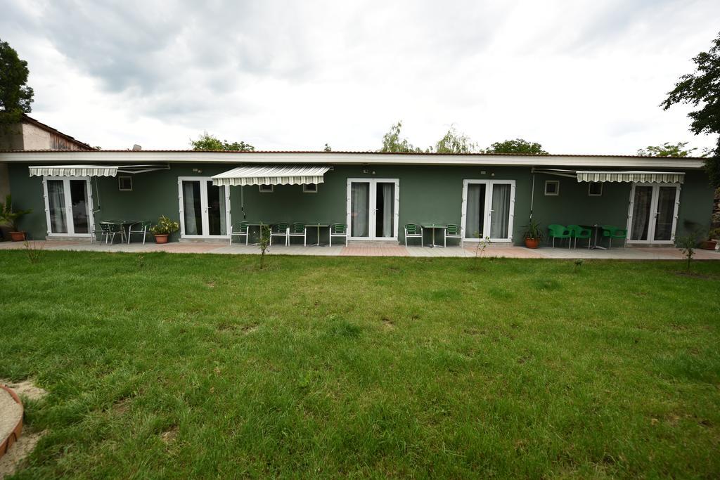 La Mosie Hotel Hátszeg Kültér fotó